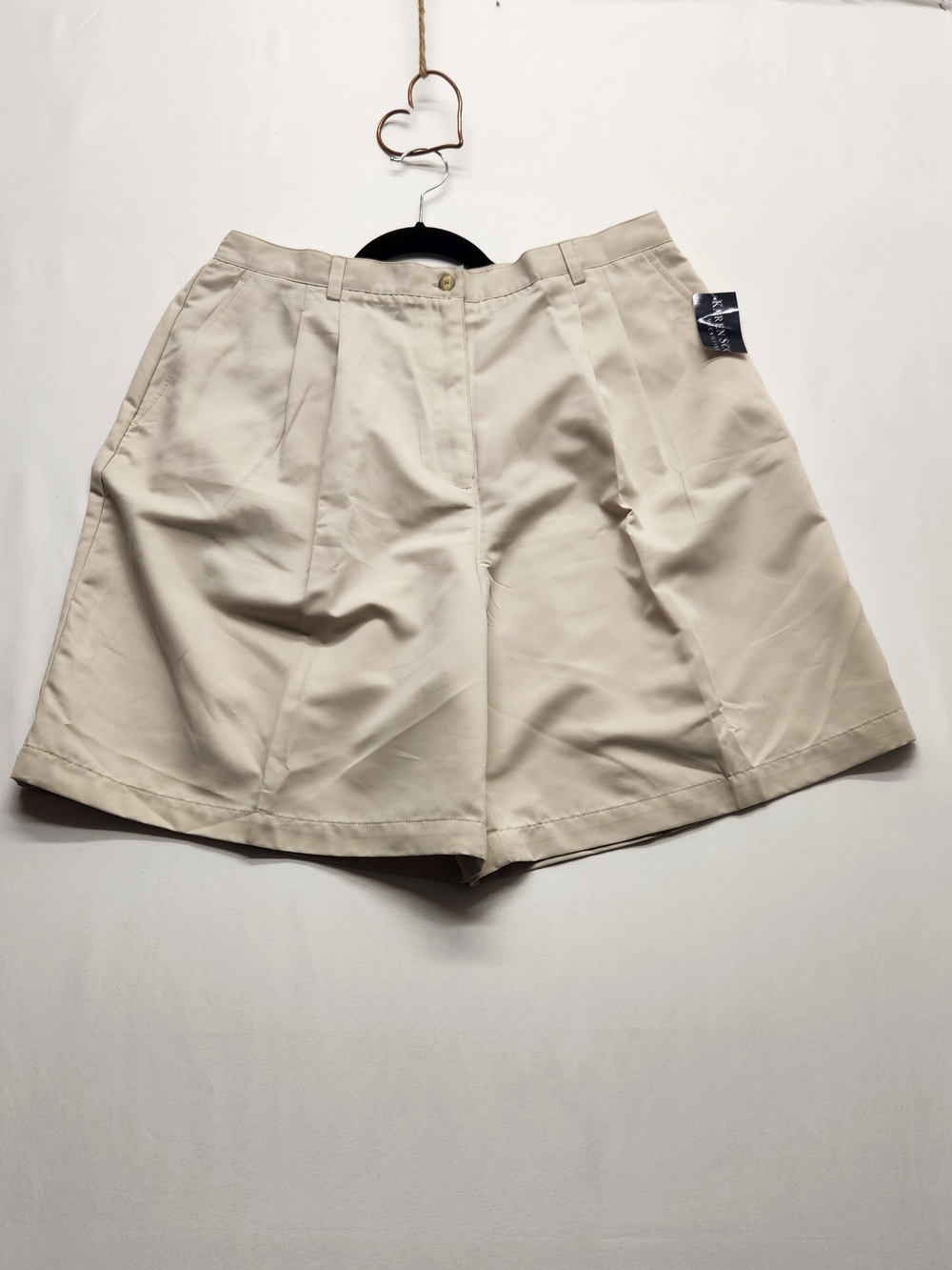 ⭐️Vintage NWT Karen Scott 18W Pleated Khaki Shorts 90s High Waisted Bermuda